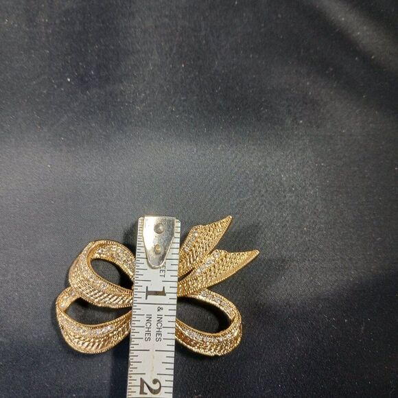 Vintage Roman Gold Tone Brooch Pin - Picture 6 of 8